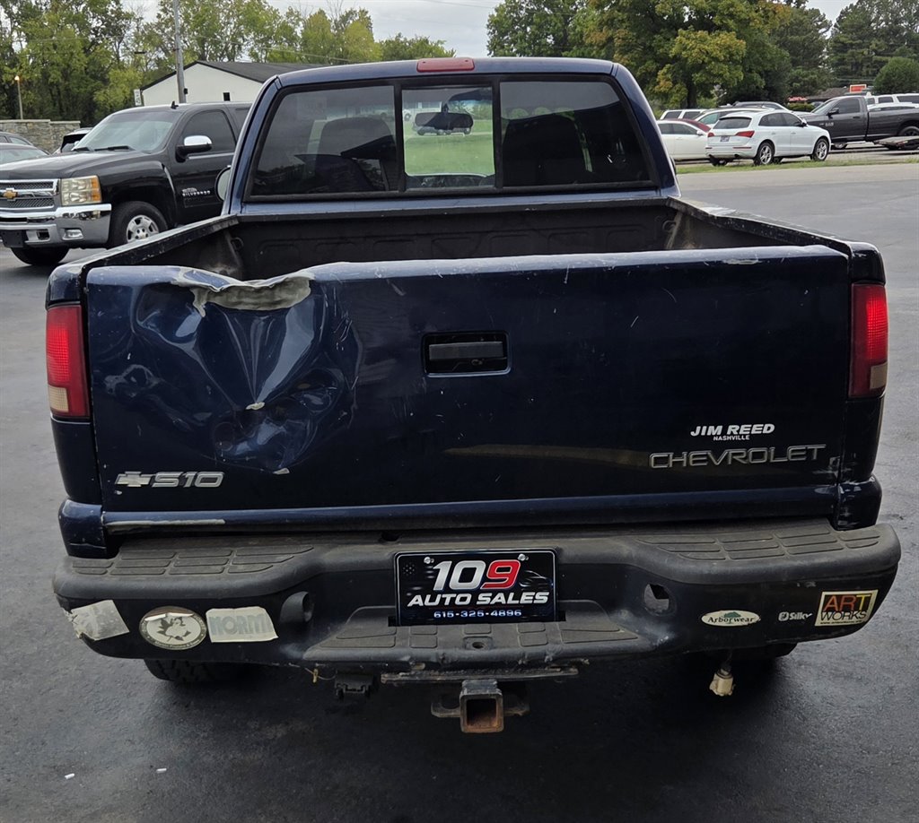 2001 Chevrolet S-10 Pickup - $2,995