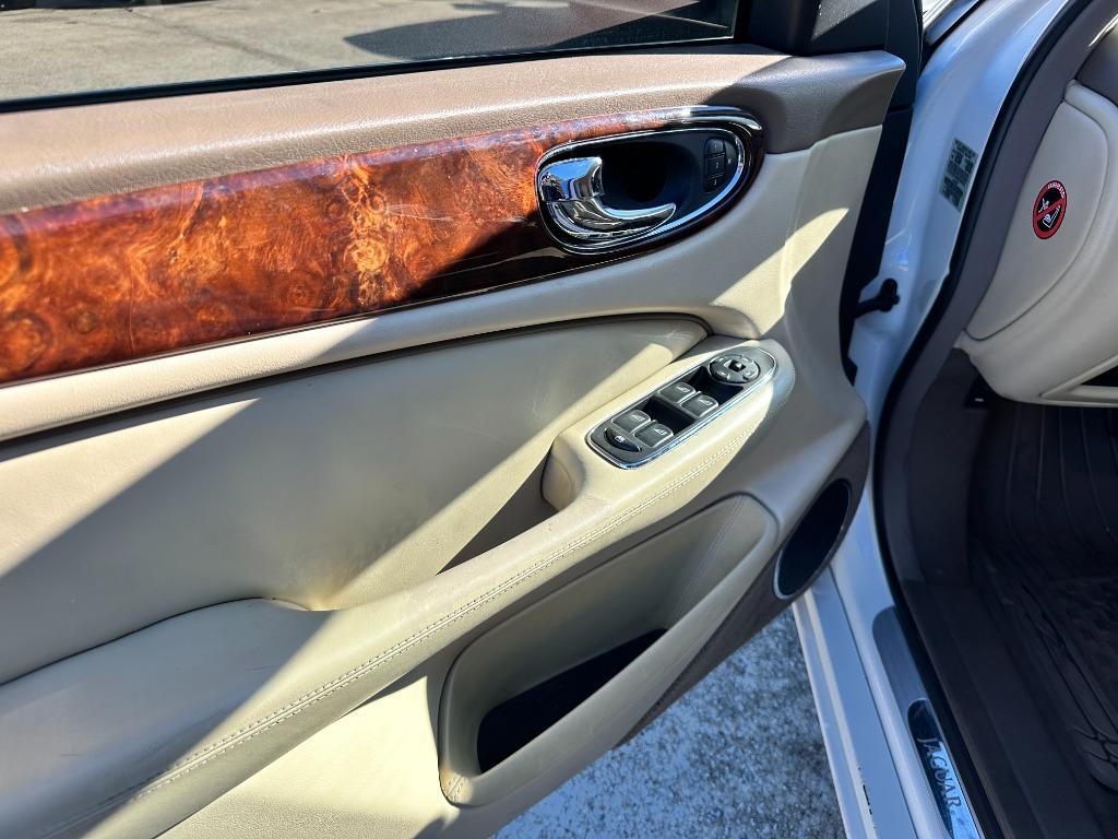 2007 Jaguar XJ - $14,995