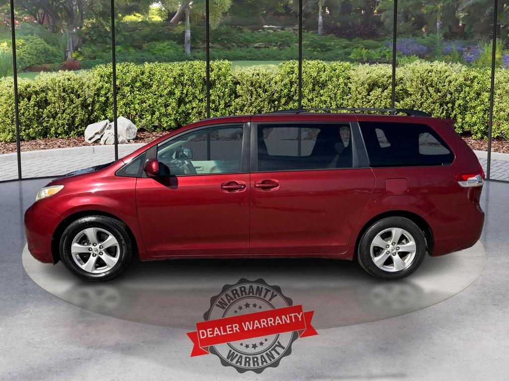 2012 Toyota Sienna - $14,995