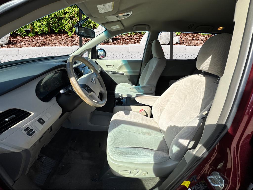 2012 Toyota Sienna - $14,995