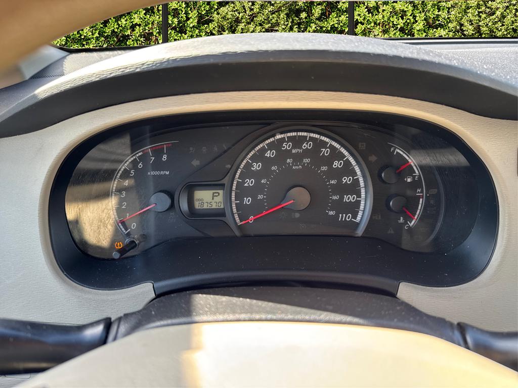 2012 Toyota Sienna - $14,995
