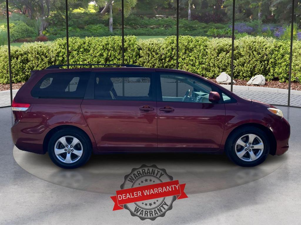 2012 Toyota Sienna - $14,995