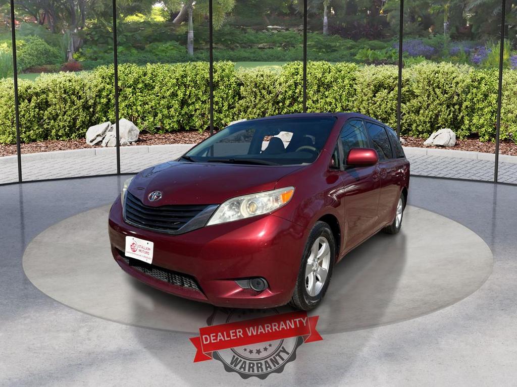 2012 Toyota Sienna - $14,995