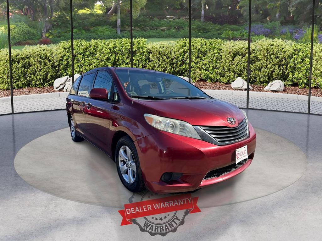 2012 Toyota Sienna - $14,995