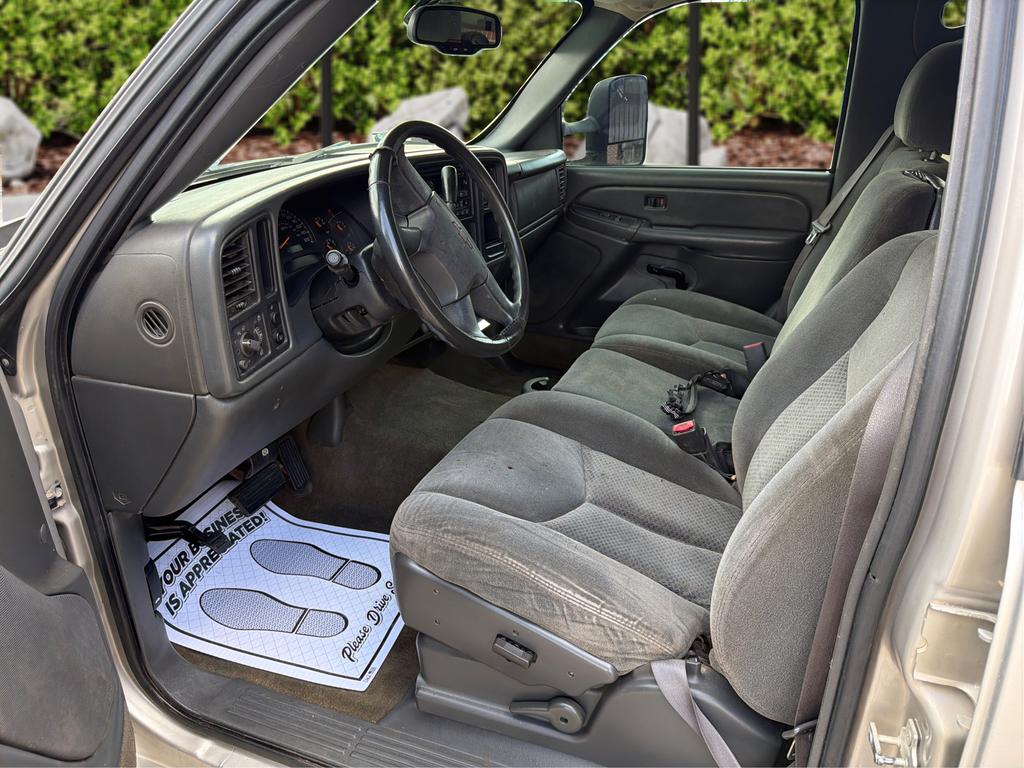 2004 Chevrolet Silverado - $13,995