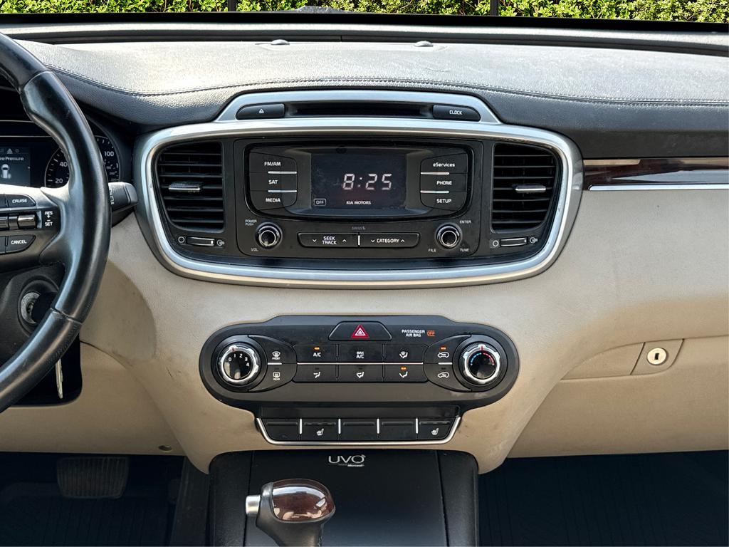 2016 Kia Sorento LX photo