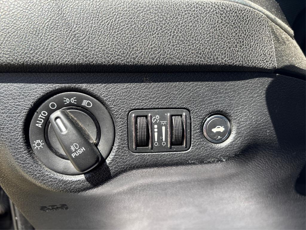 2015 Dodge Charger SXT photo