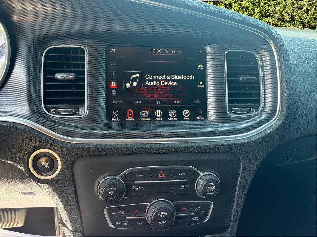 2015 Dodge Charger SXT photo