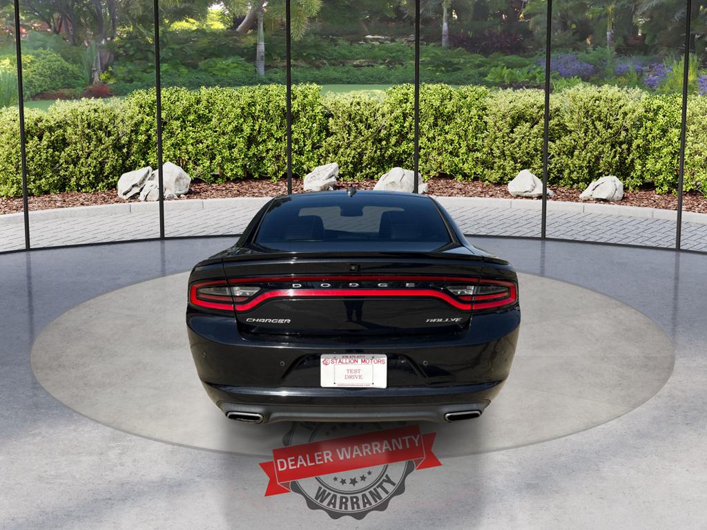 2015 Dodge Charger SXT photo