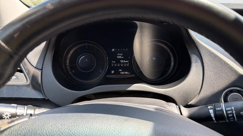 2015 Hyundai Azera - $11,995