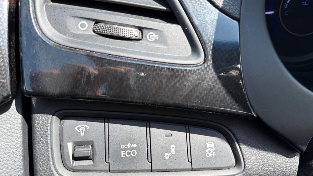 2015 Hyundai Azera - $11,995