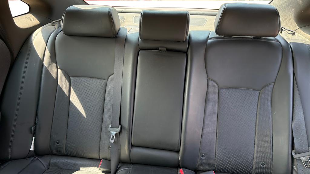 2015 Hyundai Azera - $11,995