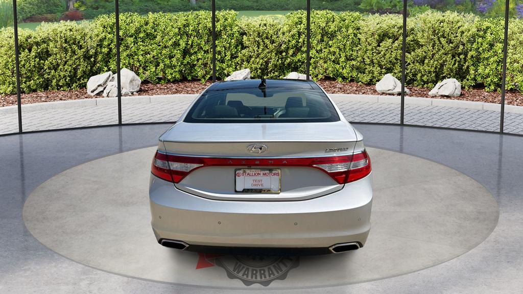 2015 Hyundai Azera - $11,995