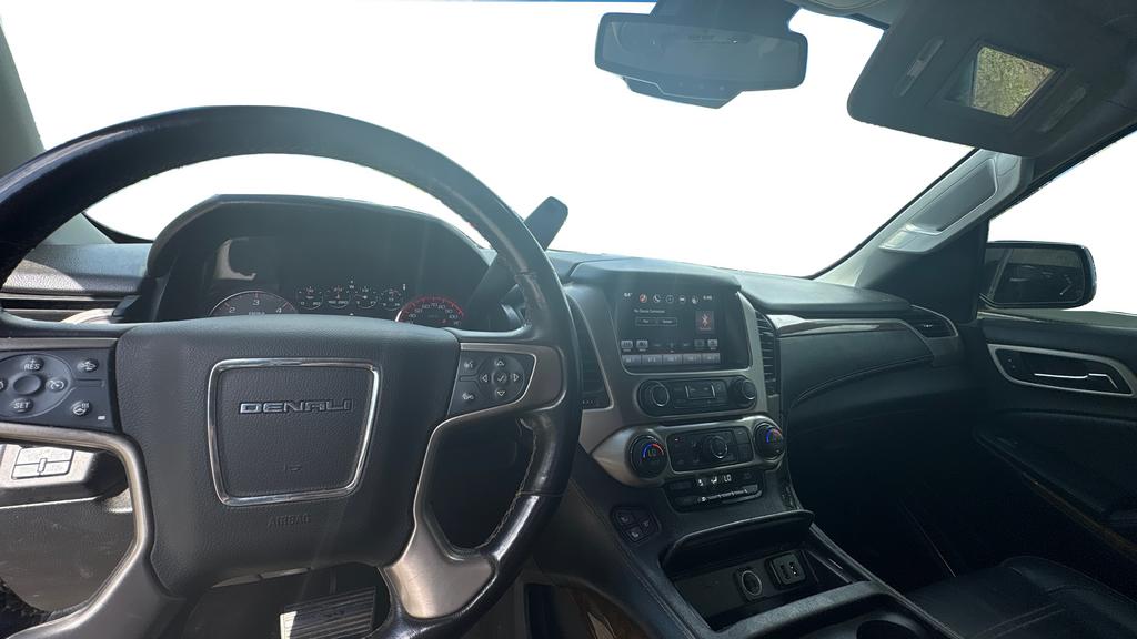 2016 GMC Yukon Denali photo