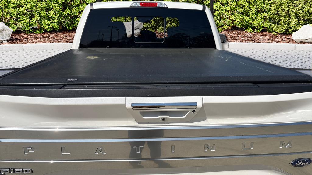 2016 Ford F150 Platinum photo