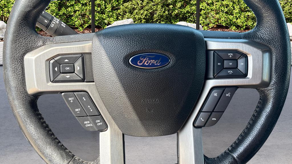 2016 Ford F150 Platinum photo
