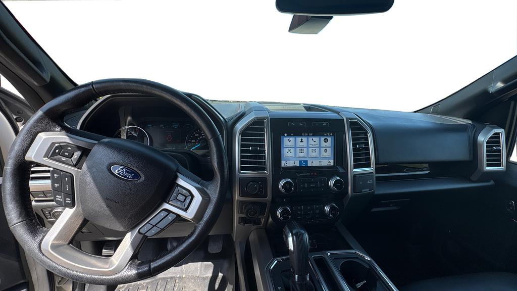 2016 Ford F150 Platinum photo