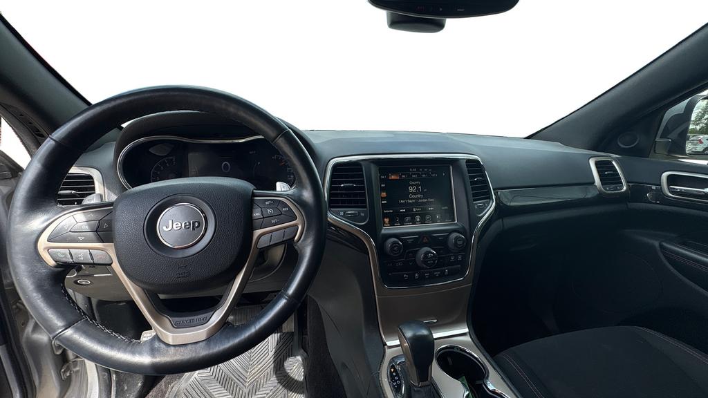 2017 Jeep Grand Cherokee Laredo photo