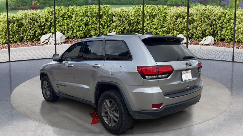 2017 Jeep Grand Cherokee Laredo photo