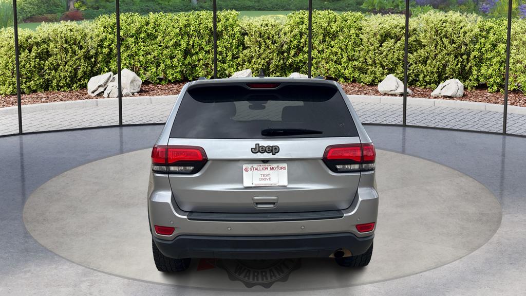 2017 Jeep Grand Cherokee Laredo photo