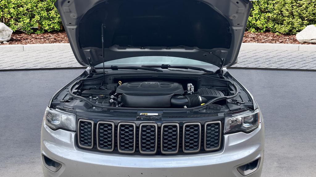 2017 Jeep Grand Cherokee Laredo photo