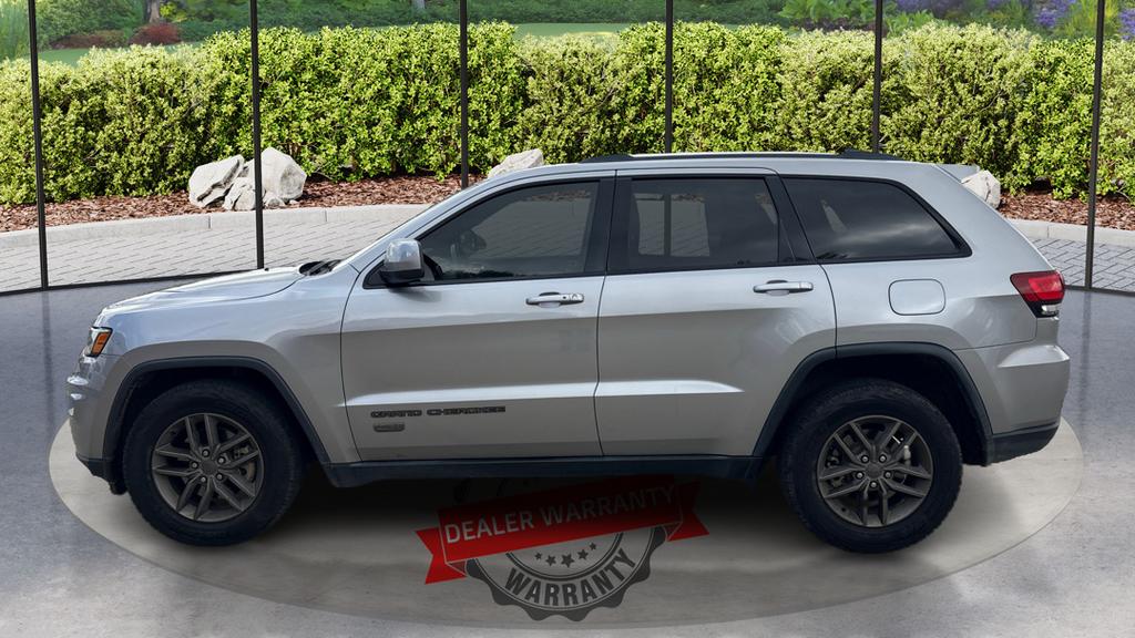 2017 Jeep Grand Cherokee Laredo photo
