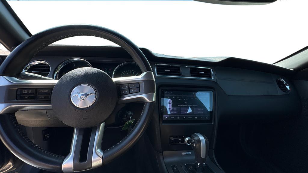 2014 Ford Mustang V6 photo