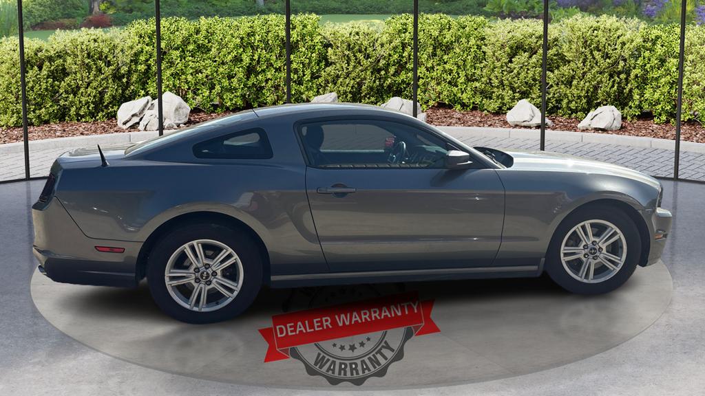 2014 Ford Mustang V6 photo