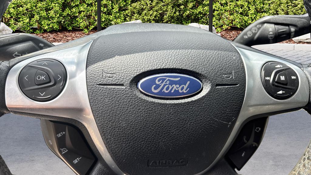 2013 Ford Escape SEL photo