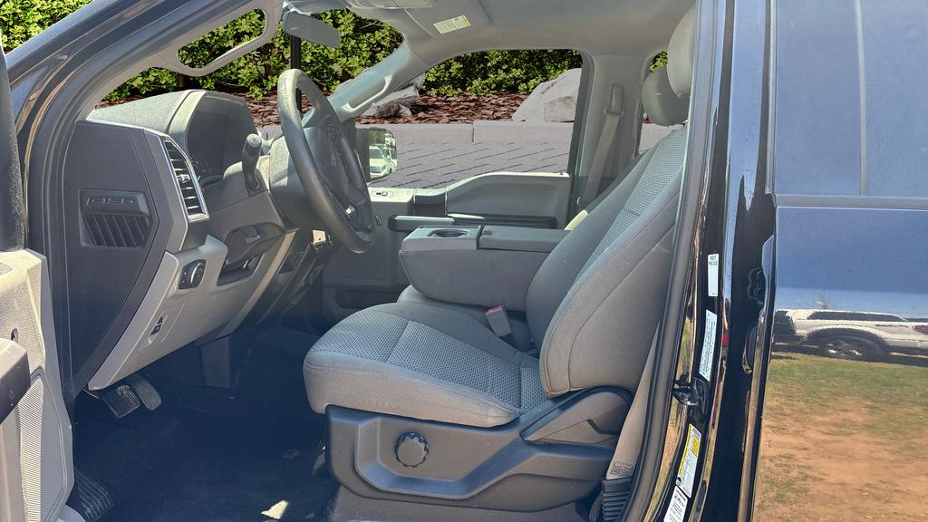 2019 Ford F150 XLT photo