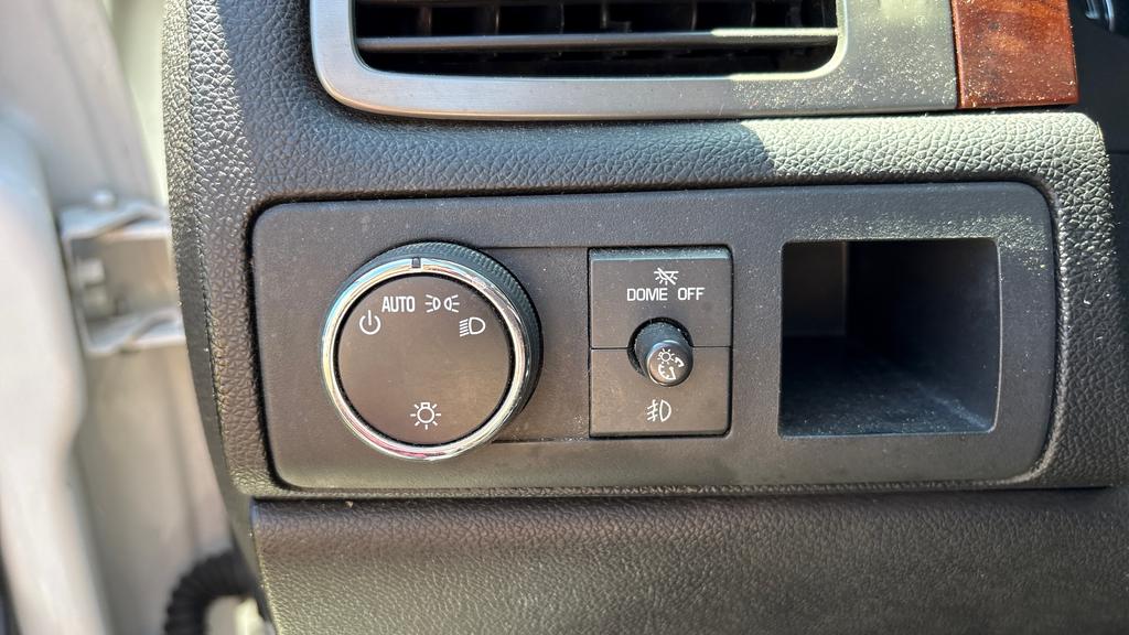2013 GMC Yukon XL SLT 1500 photo