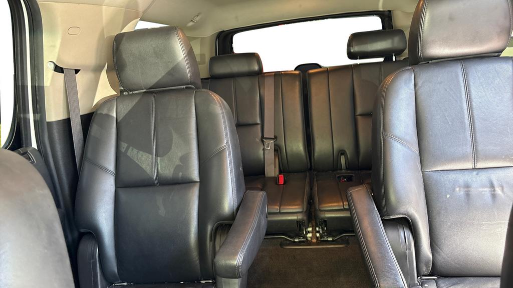 2013 GMC Yukon XL SLT 1500 photo