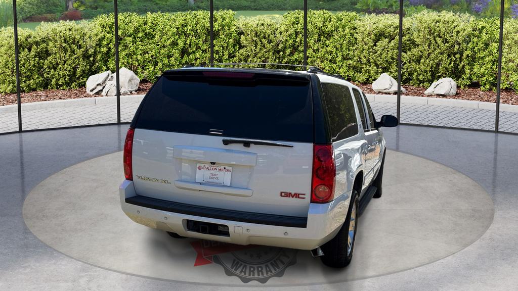 2013 GMC Yukon XL SLT 1500 photo
