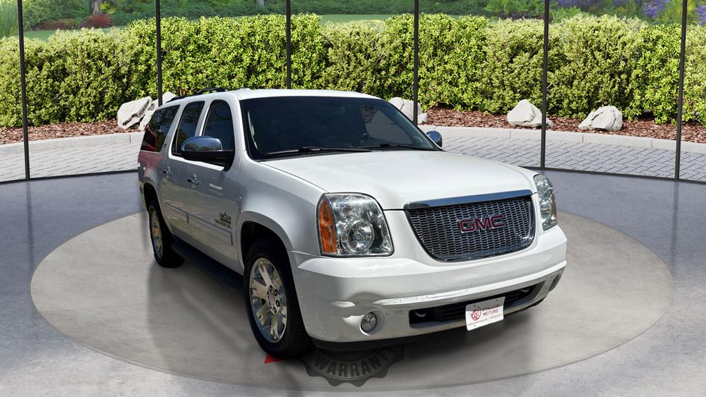 2013 GMC Yukon XL SLT 1500 photo
