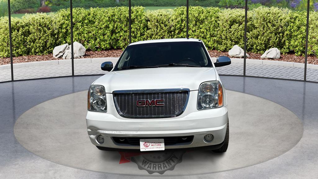 2013 GMC Yukon XL SLT 1500 photo