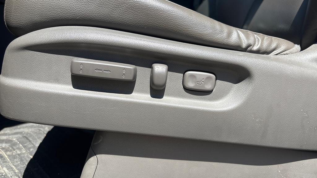 2014 Honda Odyssey Touring photo