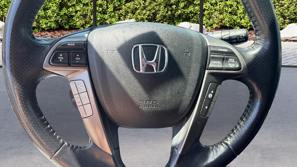 2014 Honda Odyssey Touring photo
