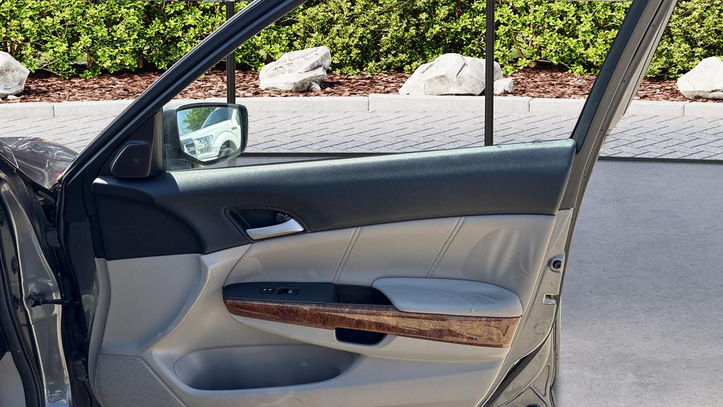 2011 Honda Accord EX-L V6 photo