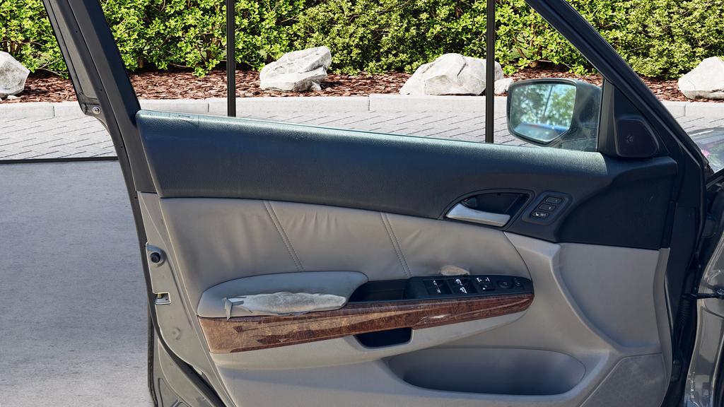 2011 Honda Accord EX-L V6 photo