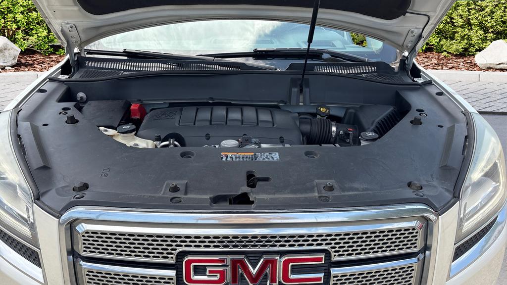 2013 GMC Acadia Denali photo