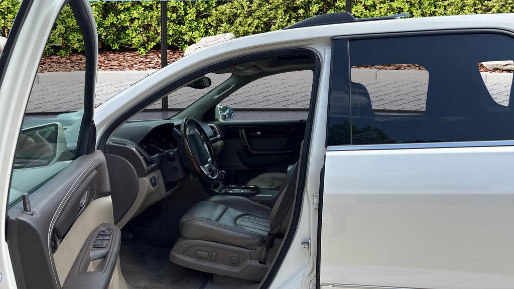 2013 GMC Acadia Denali photo