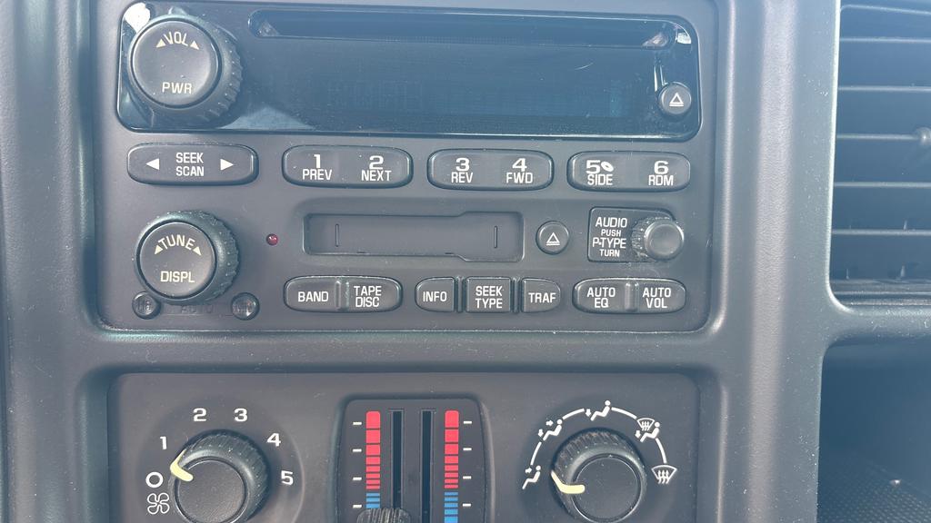2004 GMC Sierra 1500 SLE photo