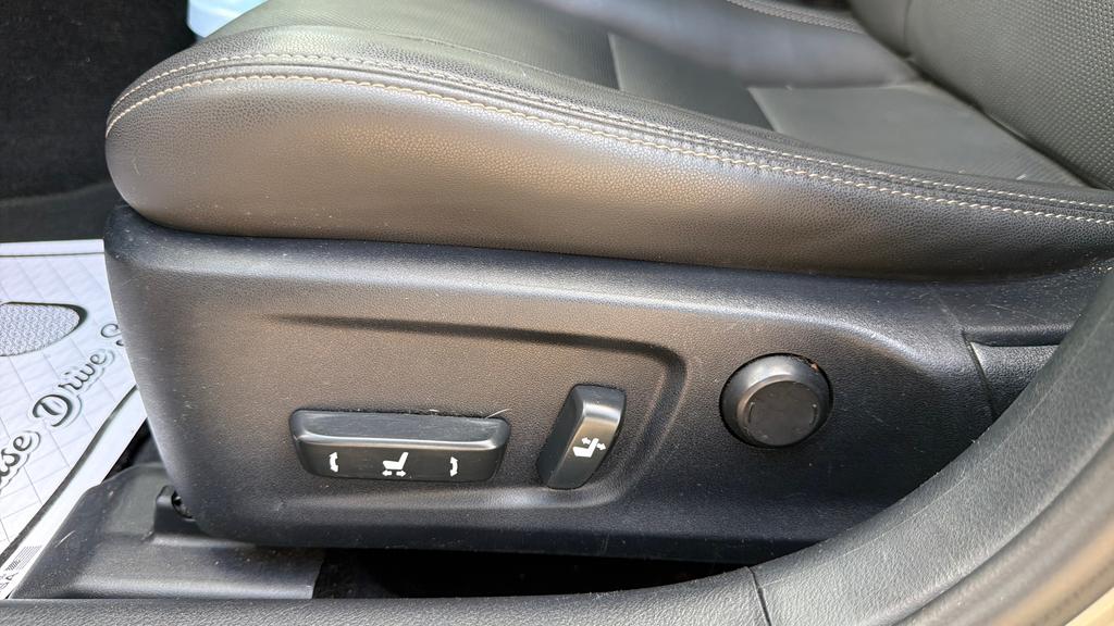 2014 Lexus IS - $14,995