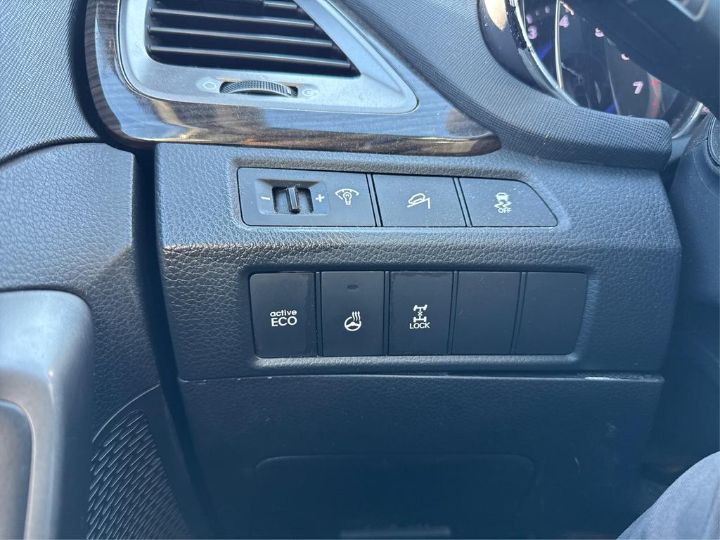 2013 Hyundai Santa Fe Sport - $9,995