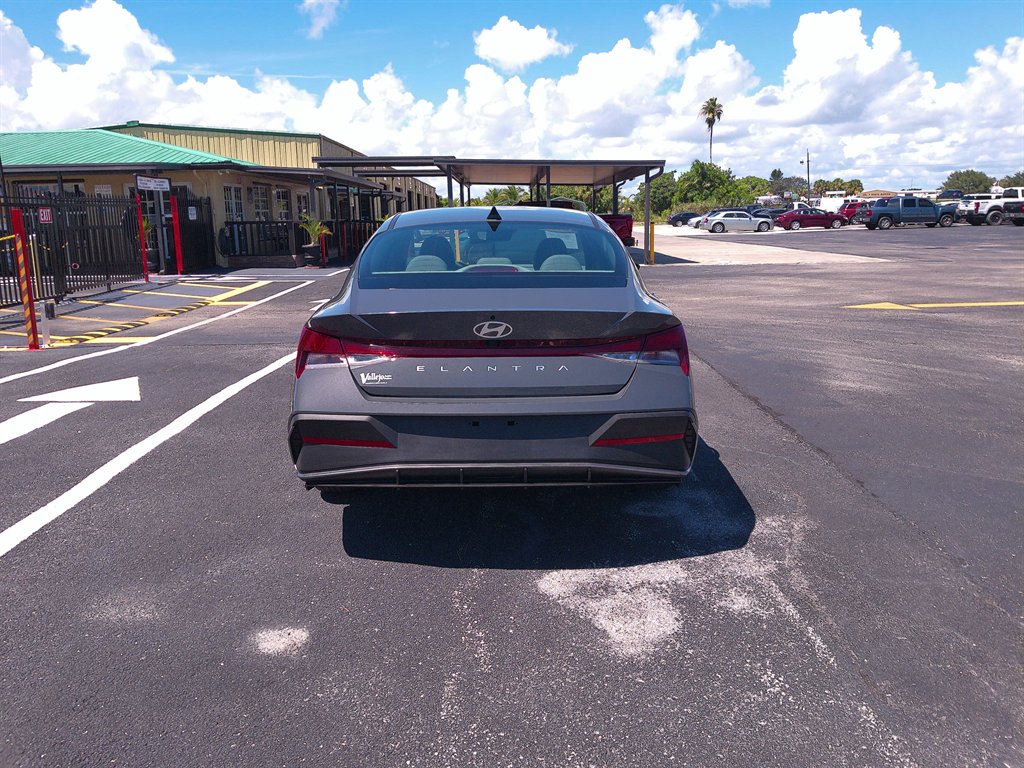 2024 Hyundai Elantra