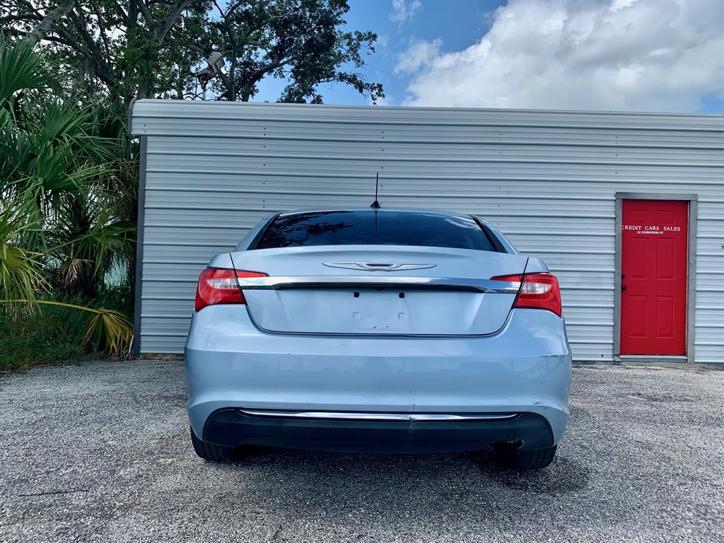 2013 Chrysler 200 - $9,950