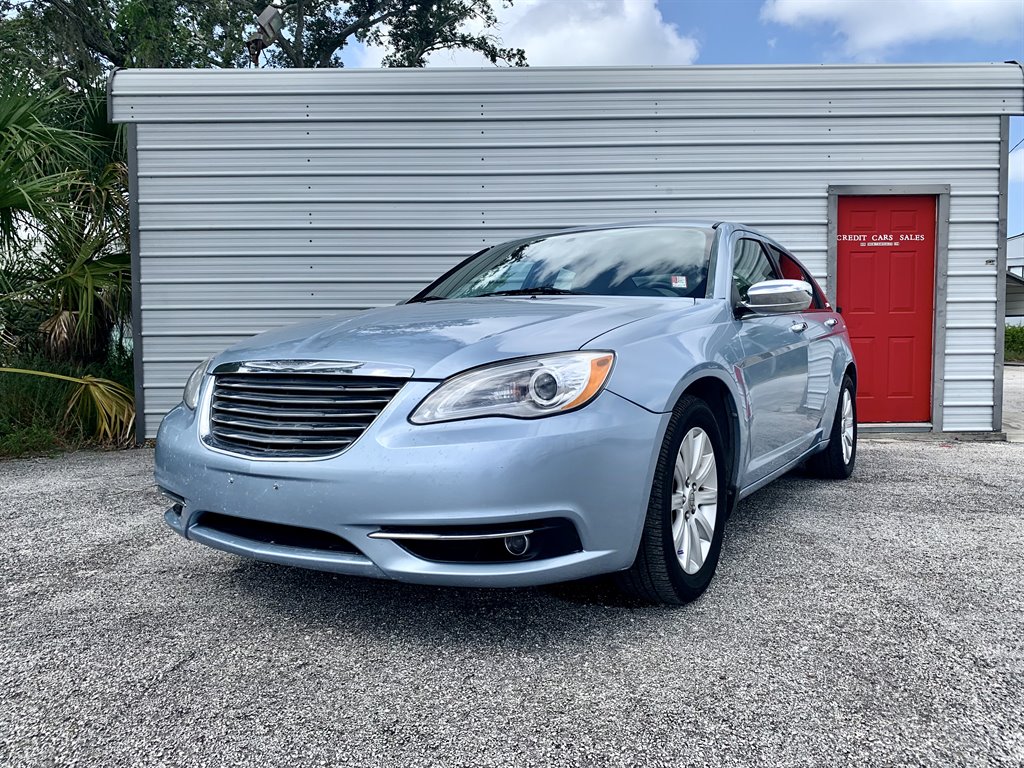 2013 Chrysler 200 - $9,950