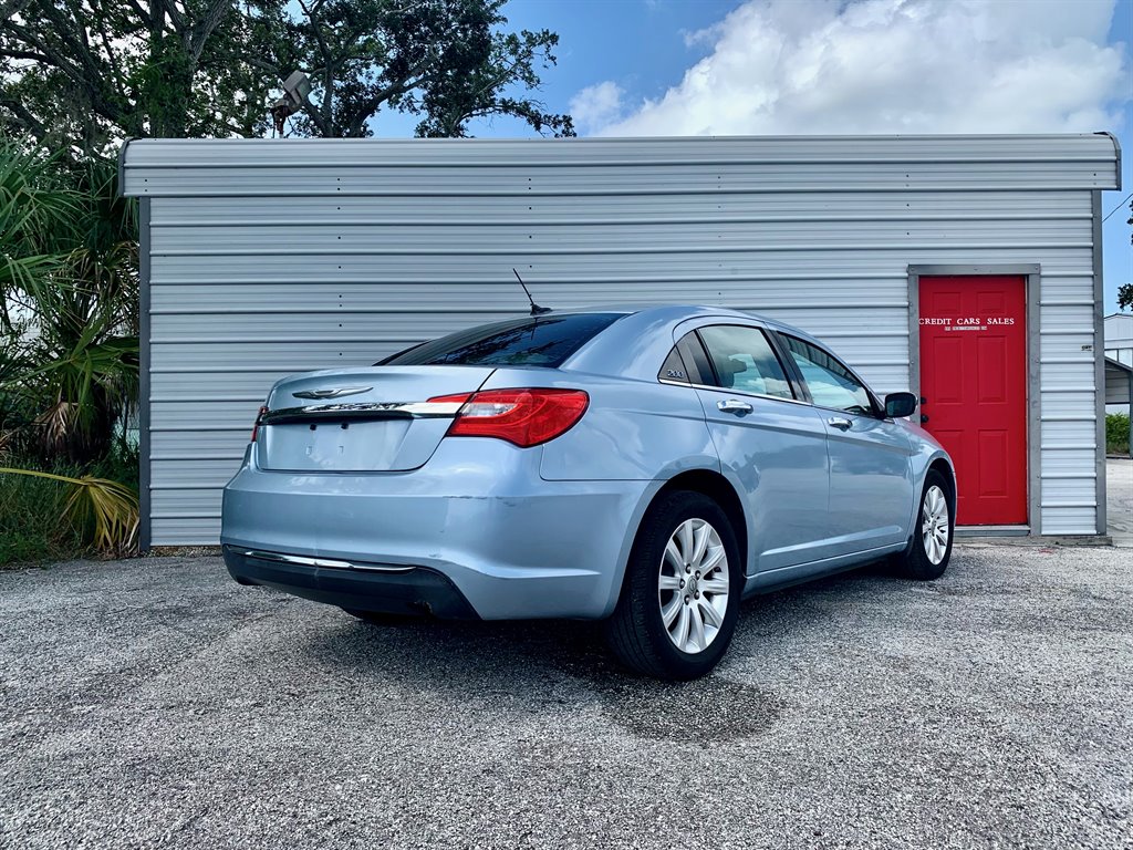 2013 Chrysler 200 - $9,950