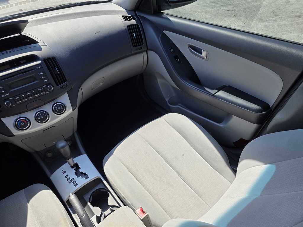 2009 Hyundai Elantra GLS photo
