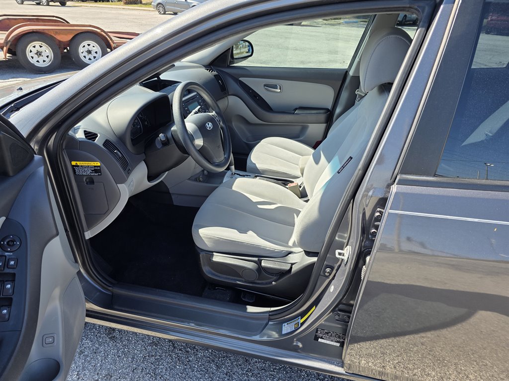 2009 Hyundai Elantra GLS photo
